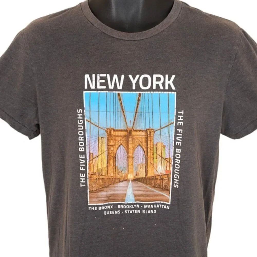 New York City T Shirt Mens Size Medium Gray The Five Boroughs Brooklyn Bridge